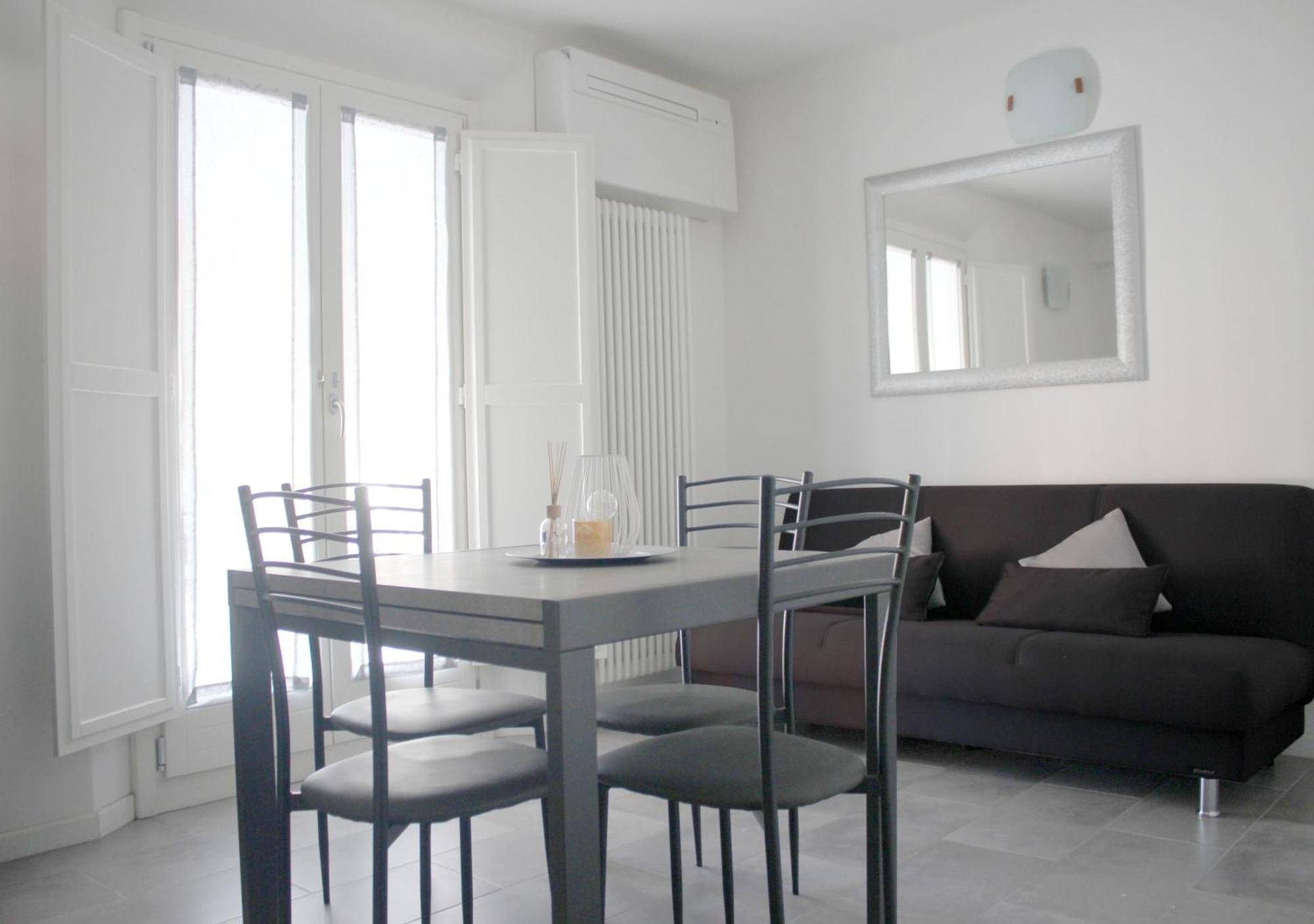 Sky Loft Airport - Modern Apt 1St Floor Apartment โบโลญญา ภายนอก รูปภาพ